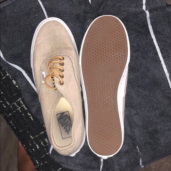 Vans - Picture 2 of 2